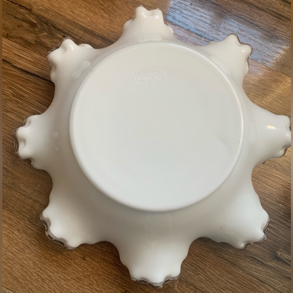 Vintage Fenton Ruffled Edge Candy-Dish - Picture 6 of 8